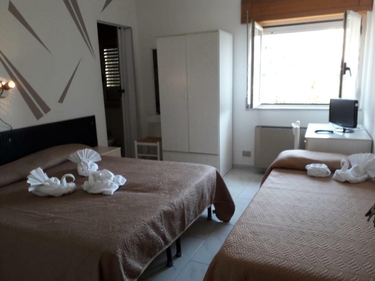 Hotel Santa Caterina Gizzeria Kültér fotó
